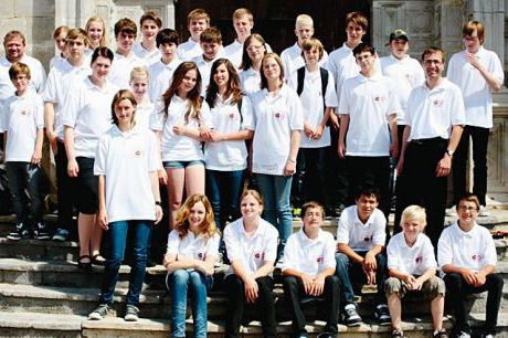 Un groupe musical jeune venu découvrir le Pays Basque. Foto: B.L.